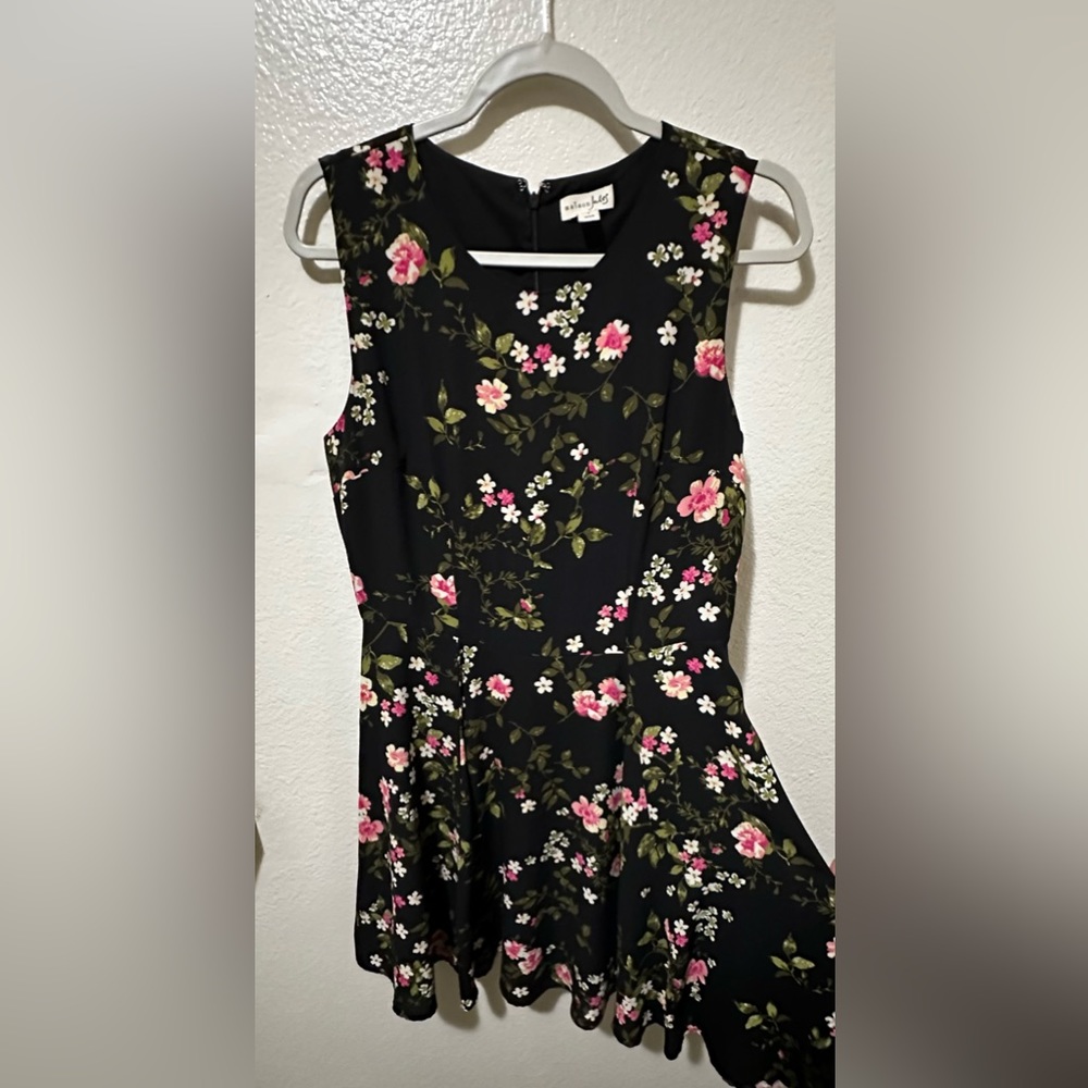 Maison Jules Black and Floral Dress Fit & Flare Style Size 6.